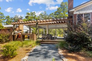 Guest house outdoor entertainment space