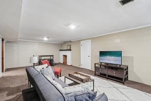 Kenwick Dr-S0206-029.jpg