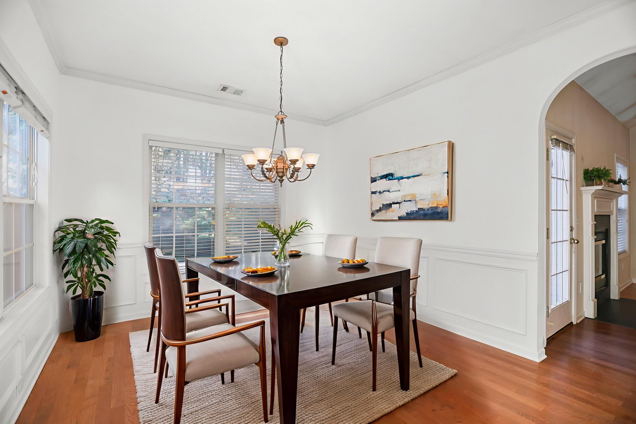 PLMG0578 virtually staged.jpeg