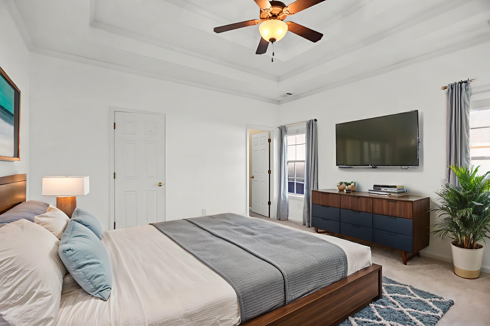 PLMG0596 virtually staged.jpeg