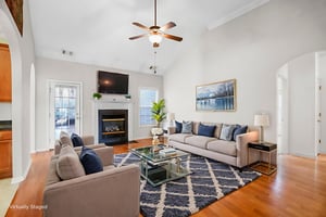 PLMG0546 virtually staged.jpeg