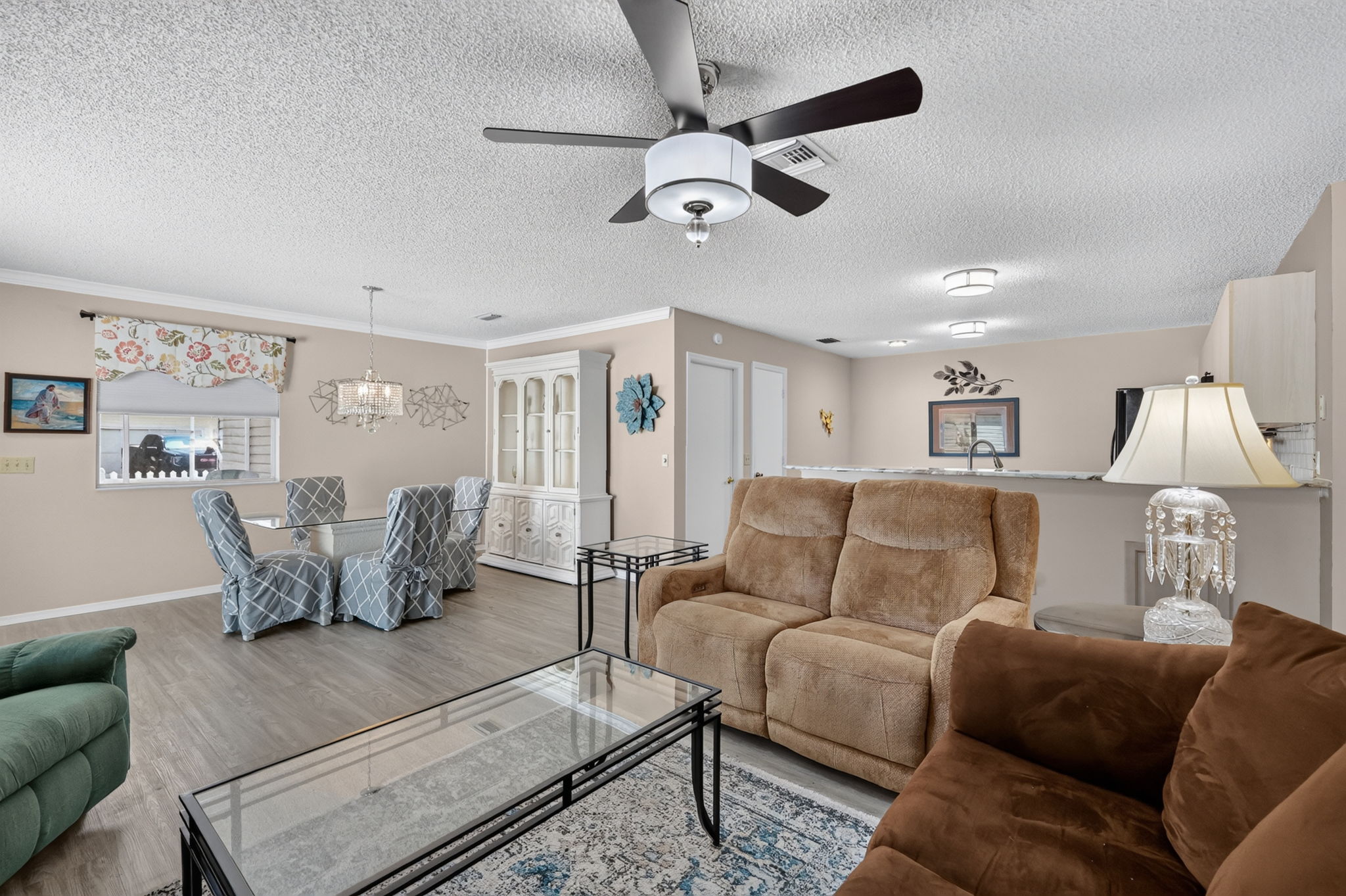 Living/Dining Room