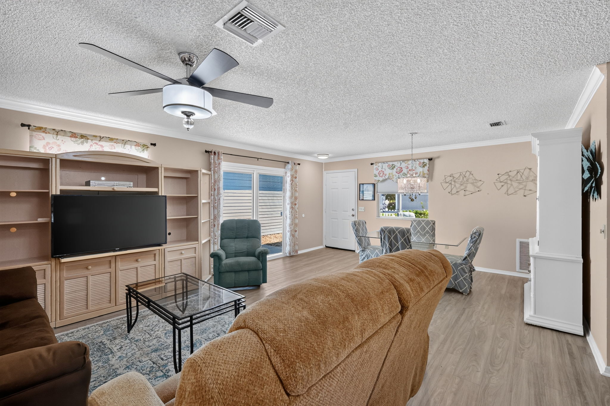 Living/Dining Room