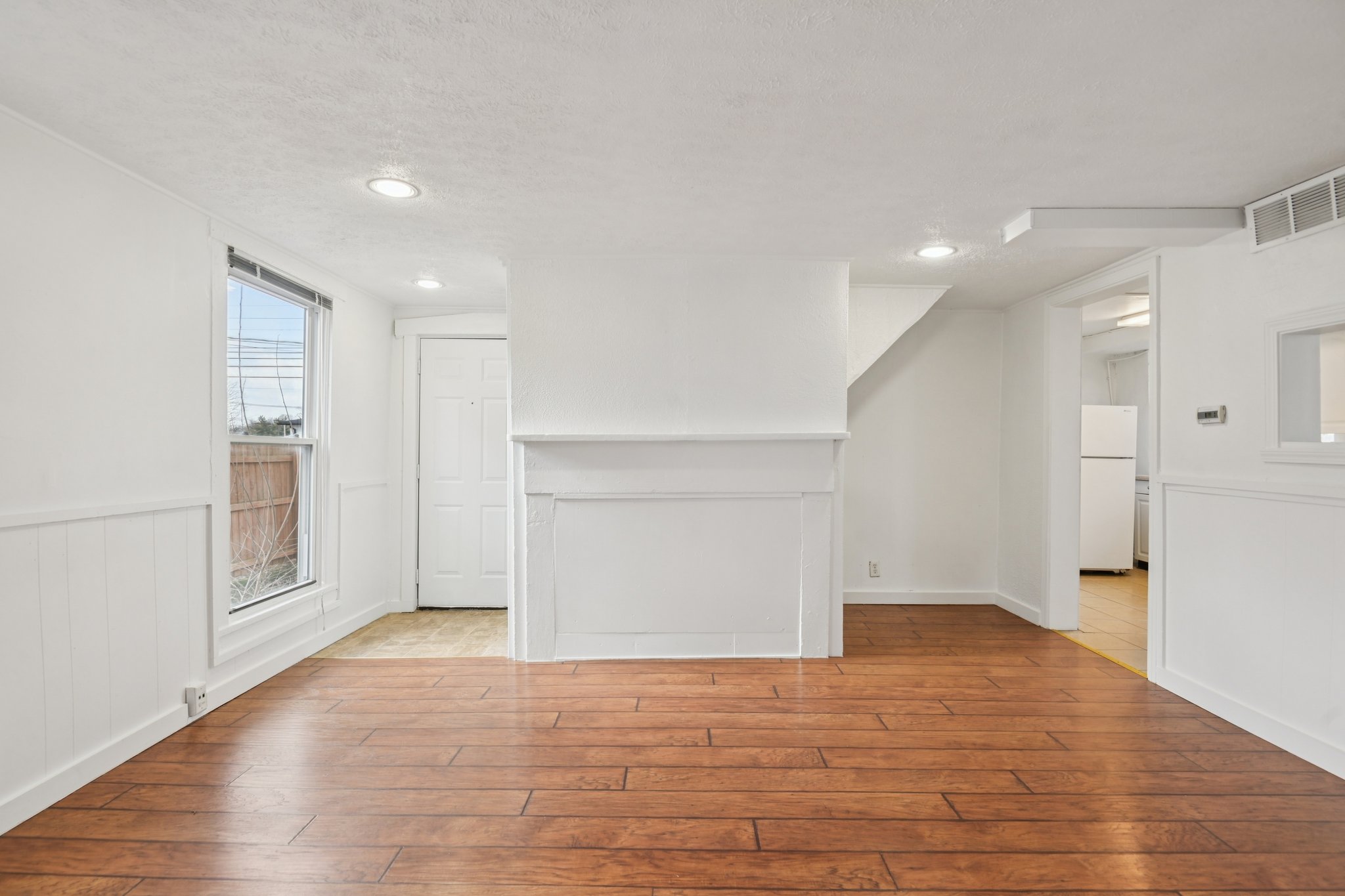 N Vine St-S1902-011.jpg