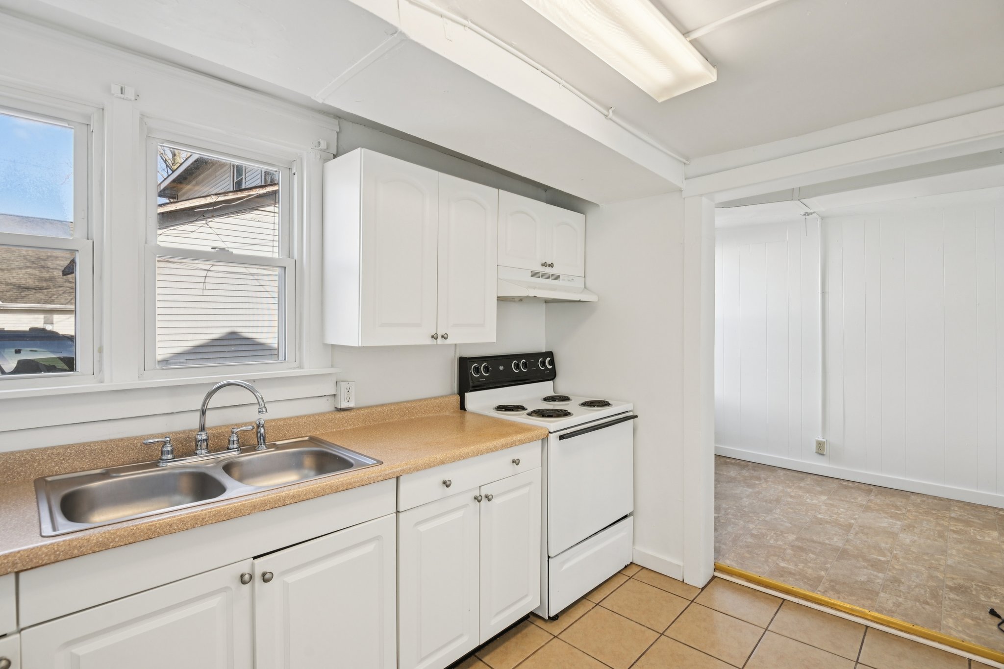 N Vine St-S1902-019.jpg