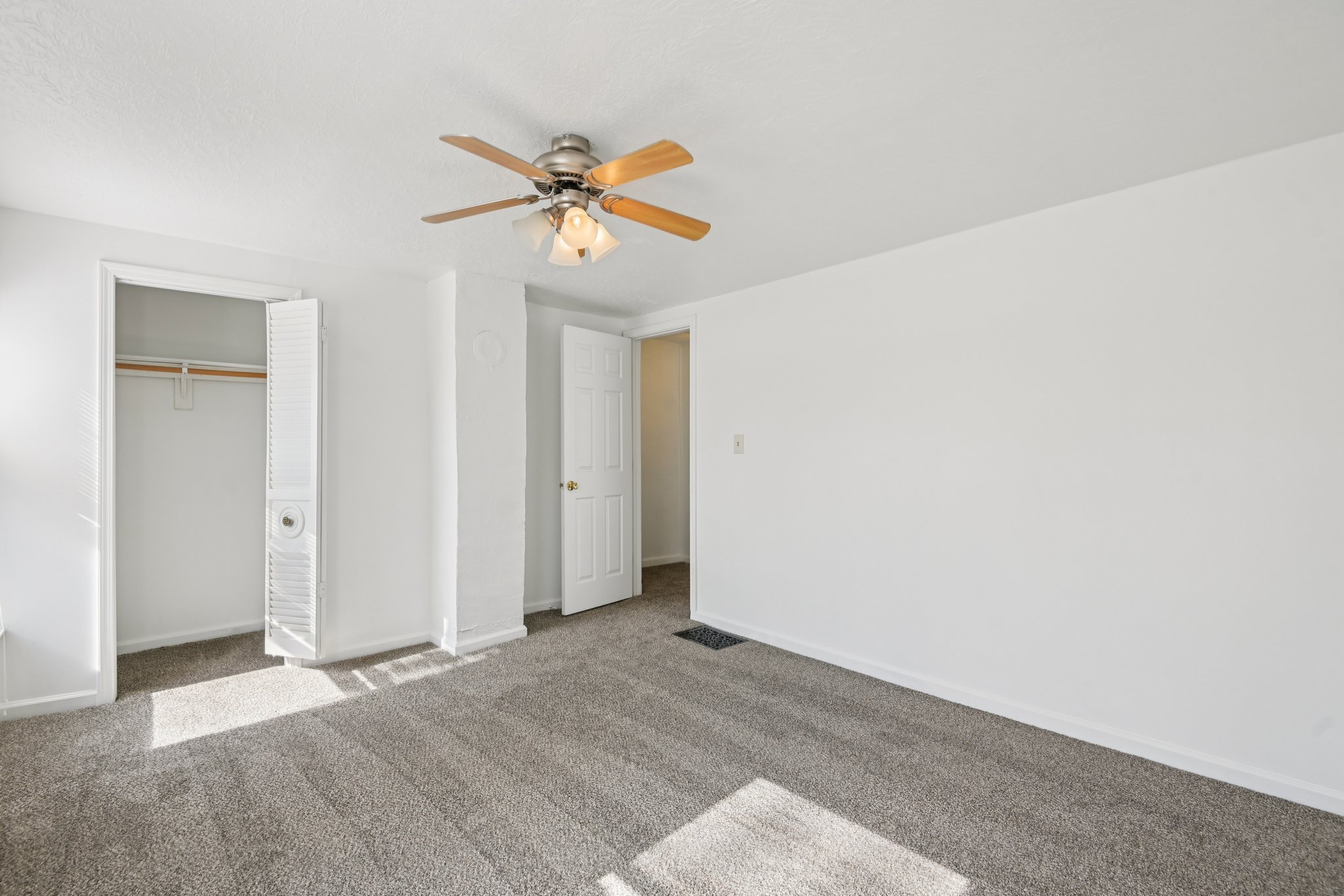 N Vine St-S1902-031.jpg