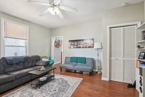 N Vine St-S1902-013.jpg