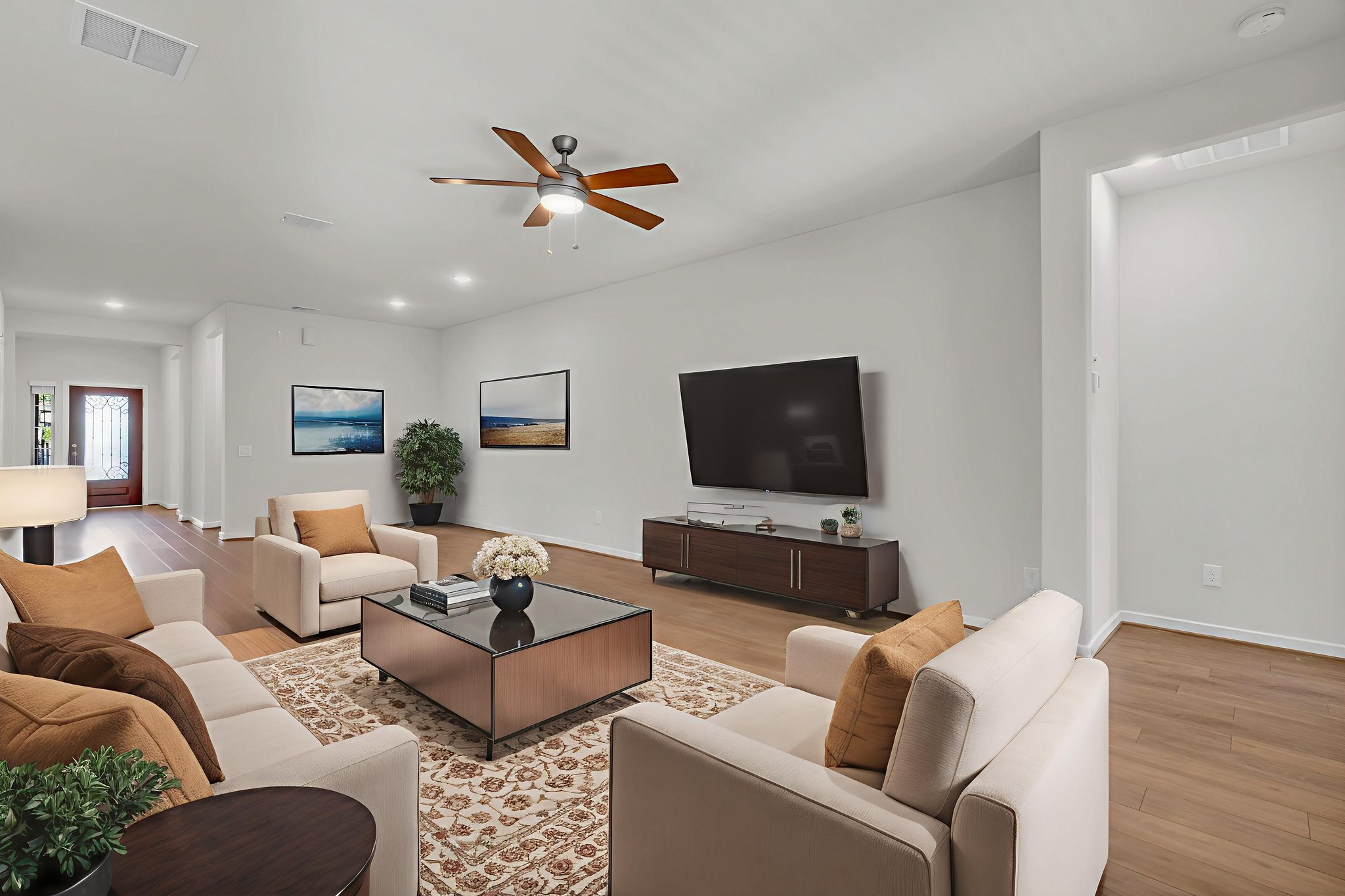 DSC09862 virtually staged.jpeg