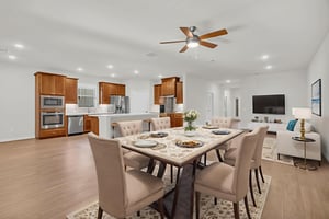 DSC09852 virtually staged.jpeg