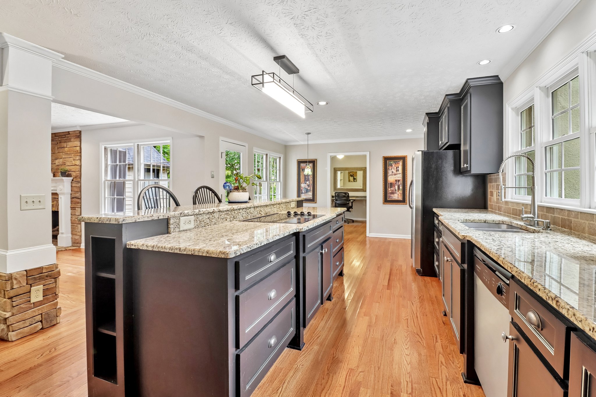 Newport Rd SW-S2904-016.jpg