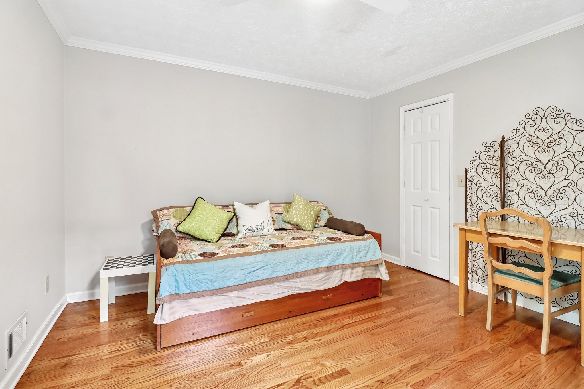 Newport Rd SW-S2904-023.jpg