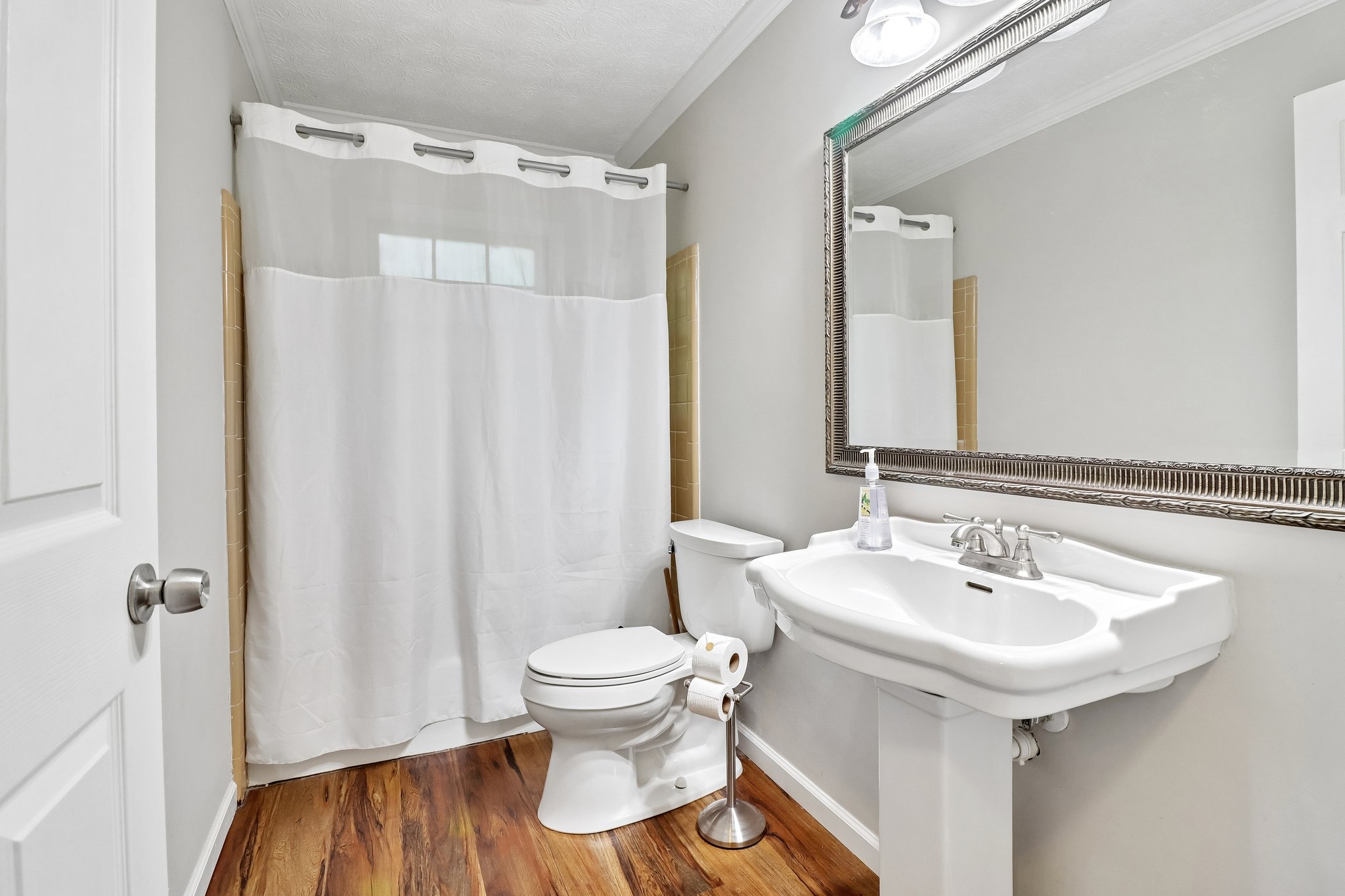 Newport Rd SW-S2904-026.jpg