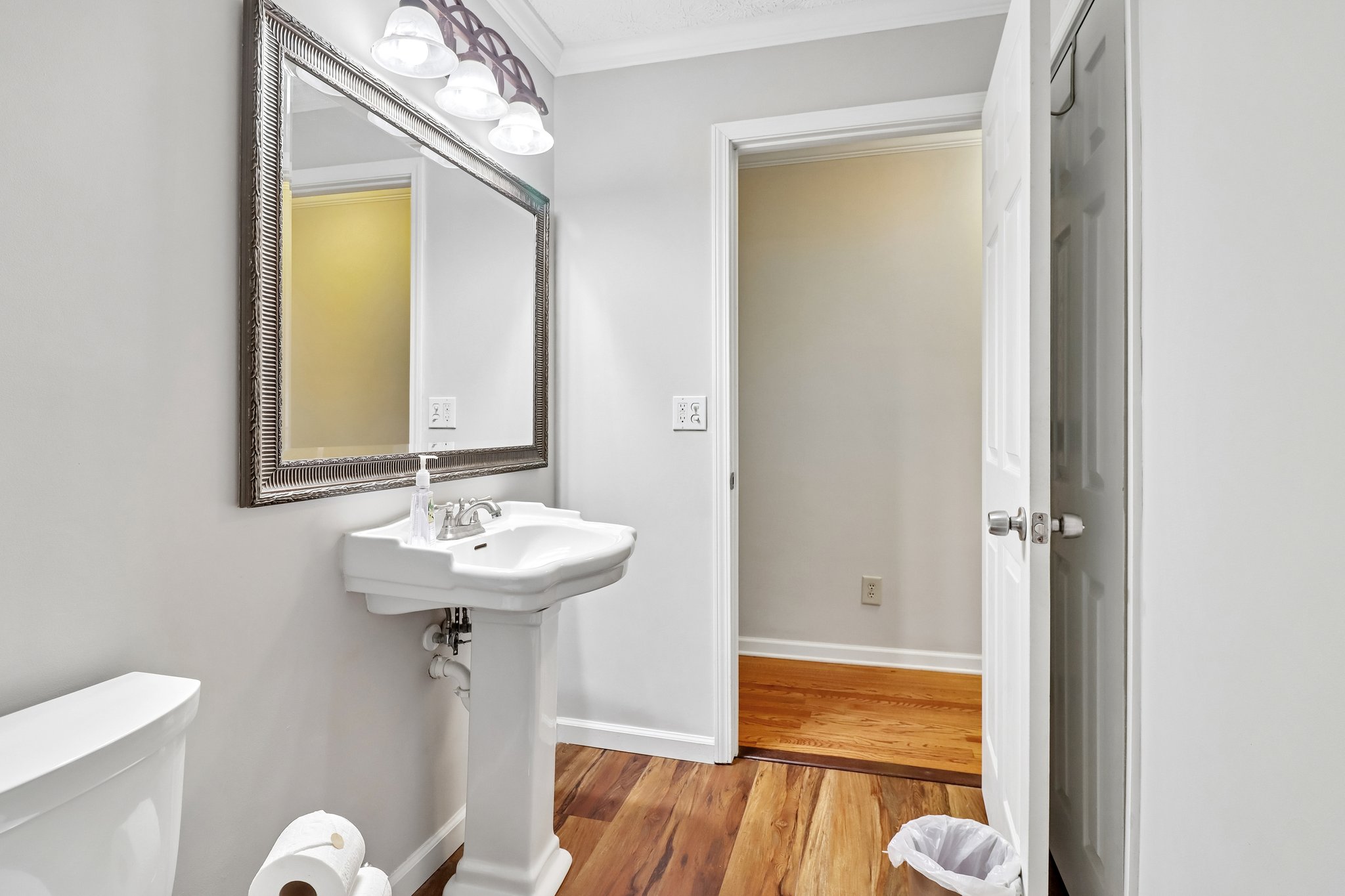 Newport Rd SW-S2904-027.jpg