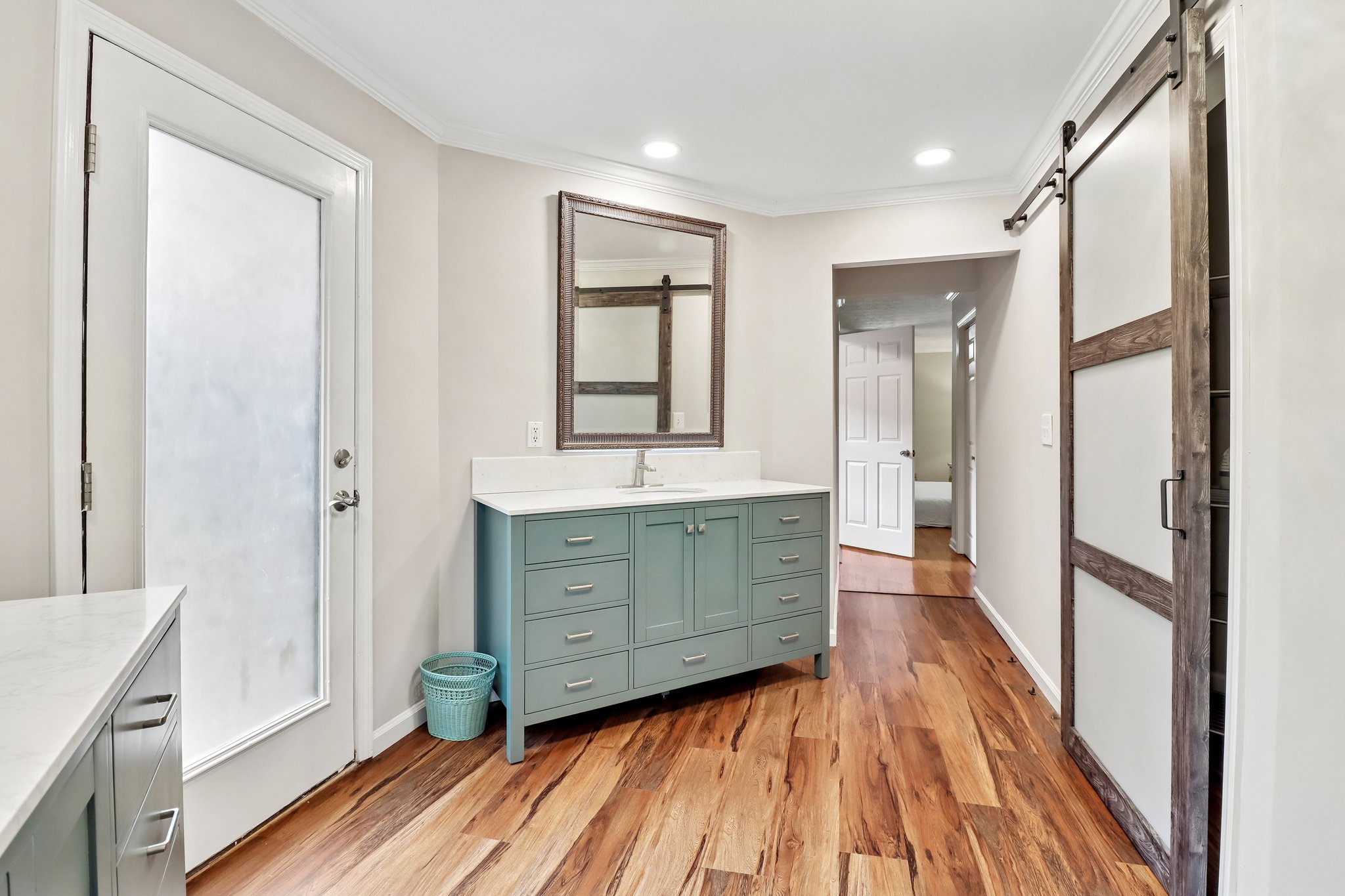 Newport Rd SW-S2904-036.jpg