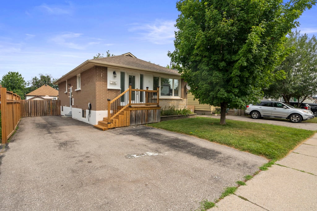 214 Tresane St