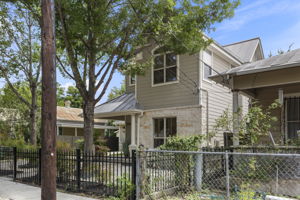  Photo 43