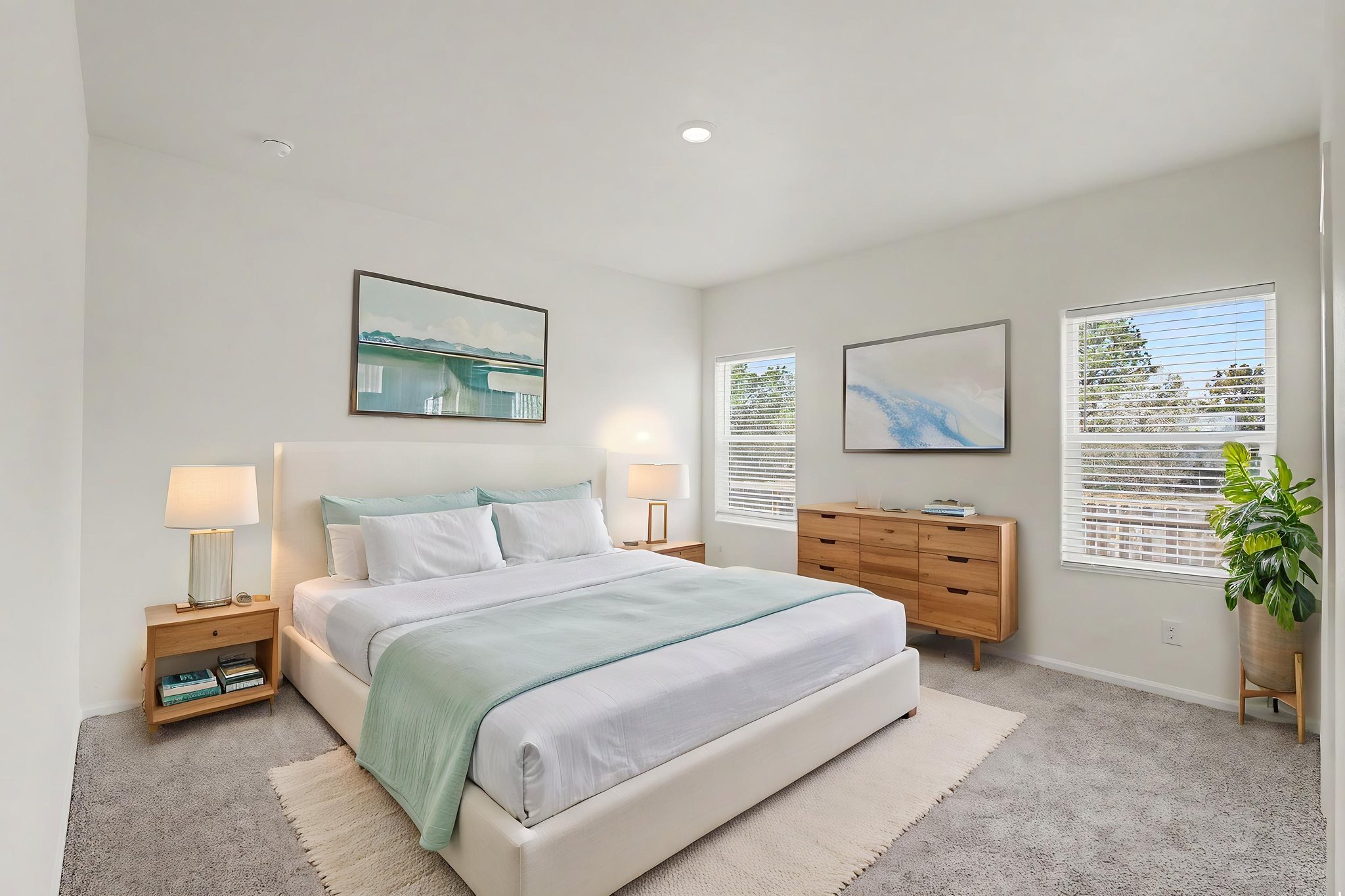 DSC08636 virtually staged.jpeg