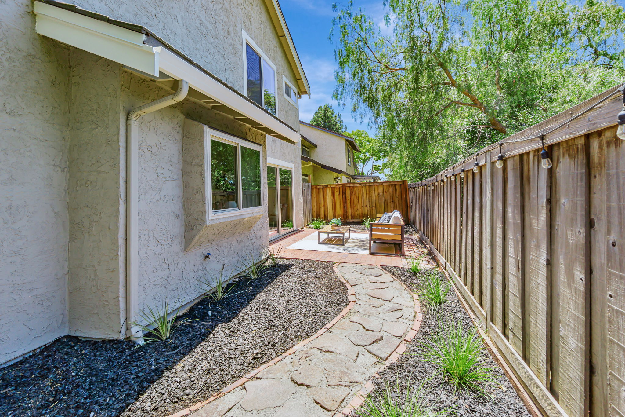 057_2140 Blackrock Pl