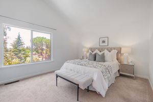 037_2140 Blackrock Pl