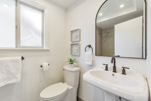 044_2140 Blackrock Pl