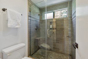 049_2140 Blackrock Pl