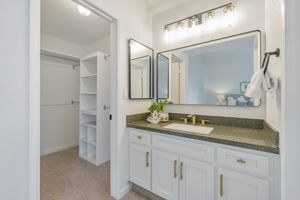 051_2140 Blackrock Pl