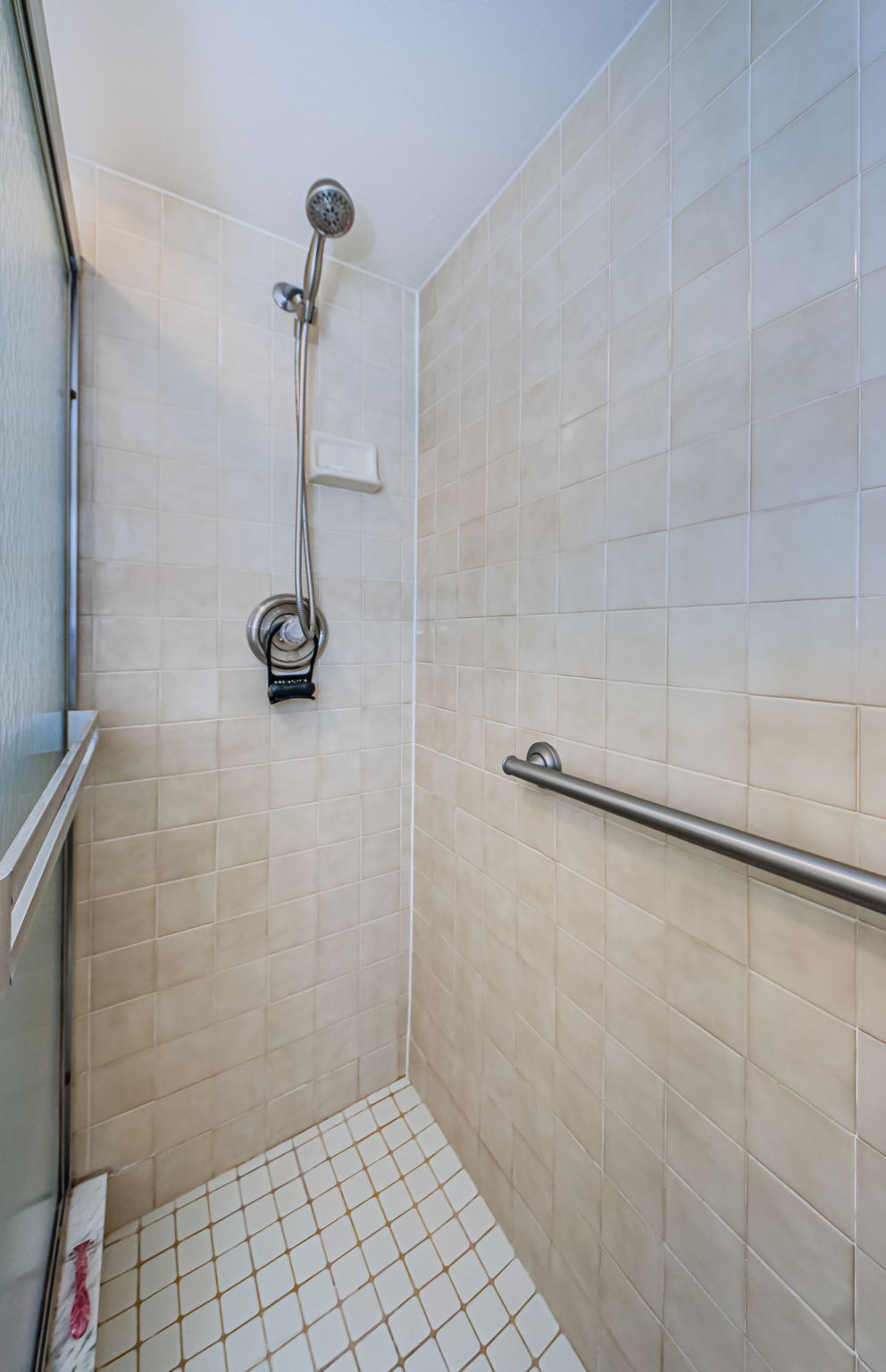 Master Bathroom 1b