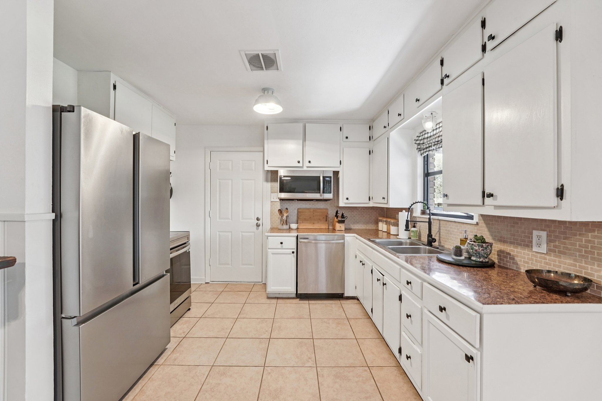 196382 - 2141 Hermanson Dr, Waco, TX 76710-S1903-014.jpg