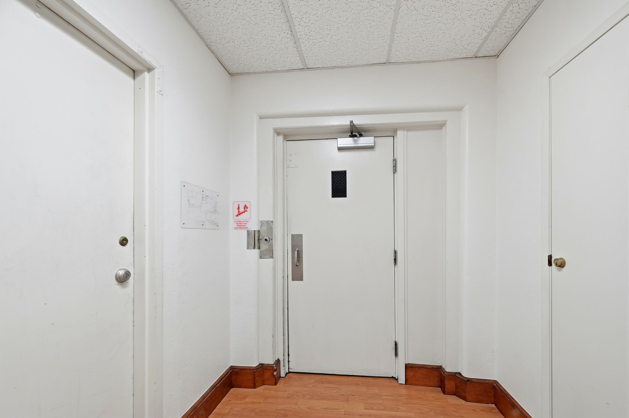 004_f8_2141 Mission St