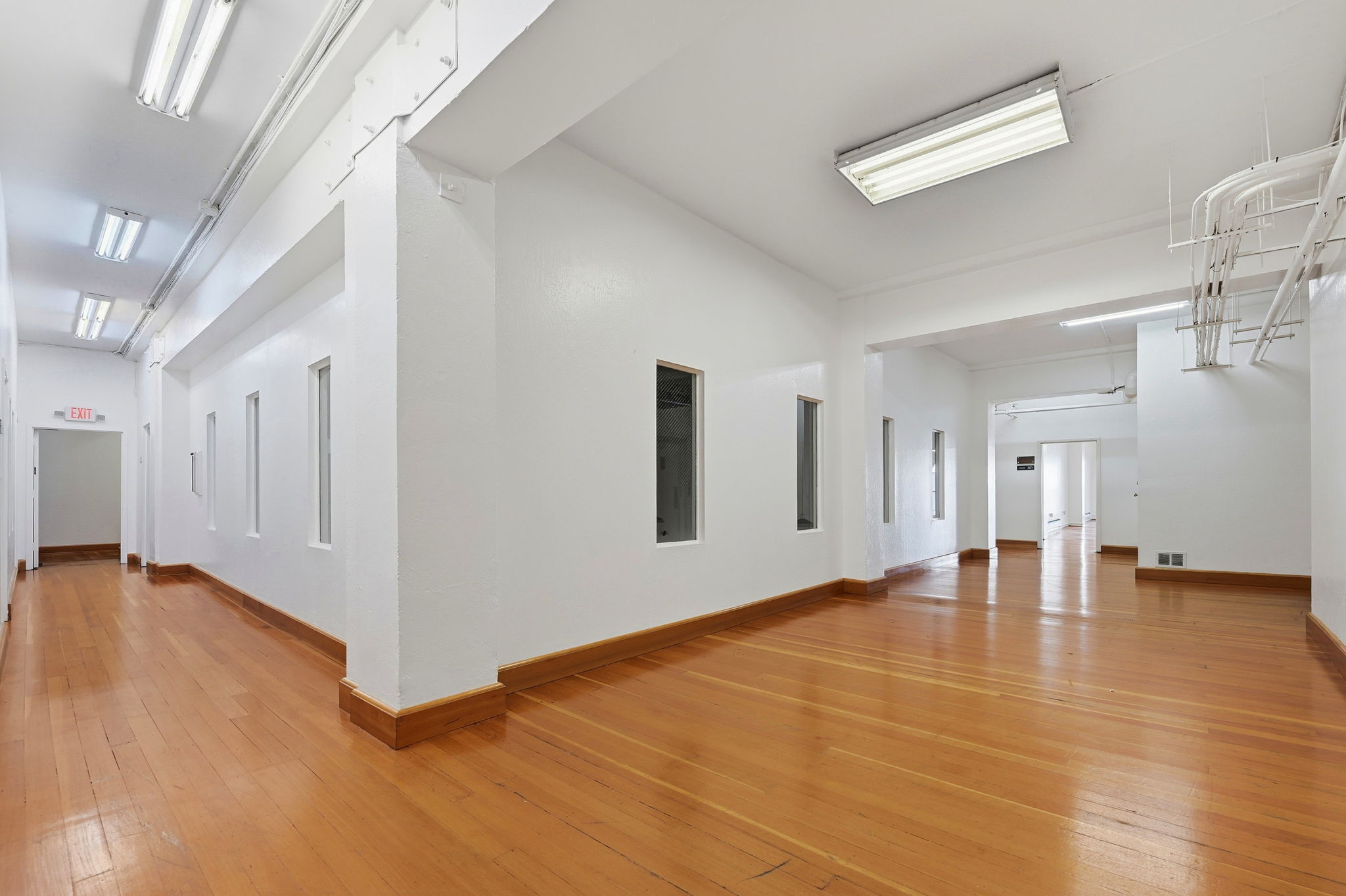 005_f8_2141 Mission St