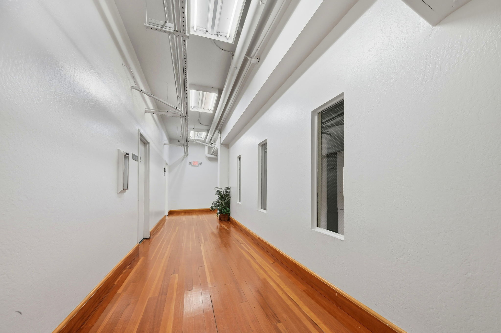 009_f8_2141 Mission St