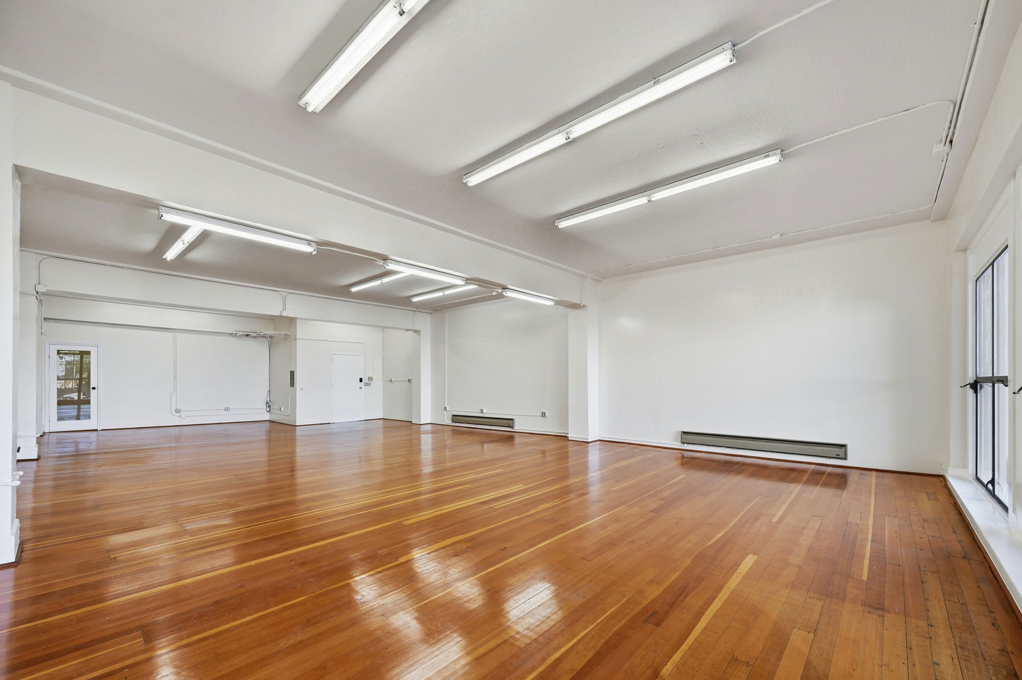 017_f8_2141 Mission St