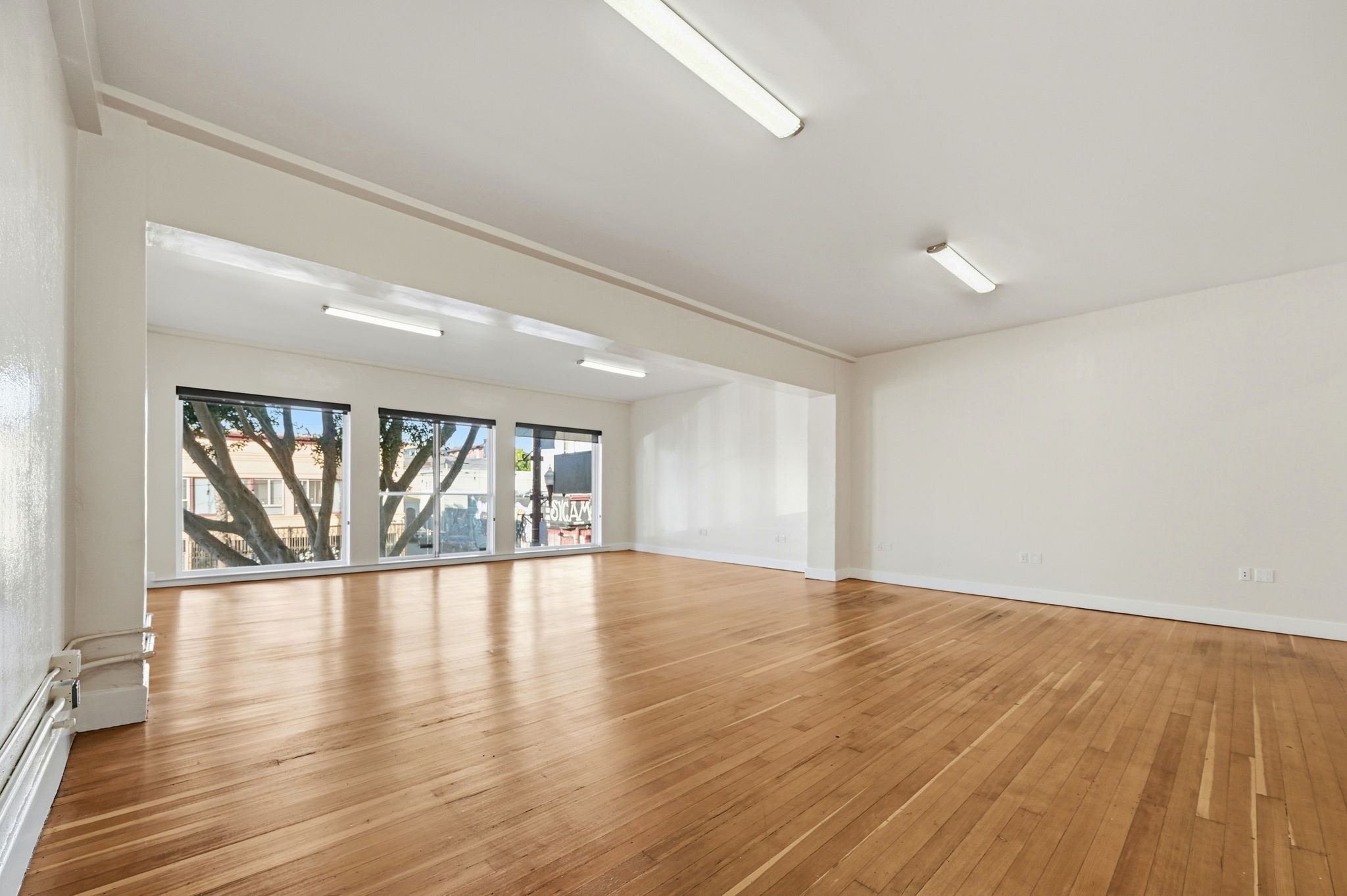 024_f8_2141 Mission St