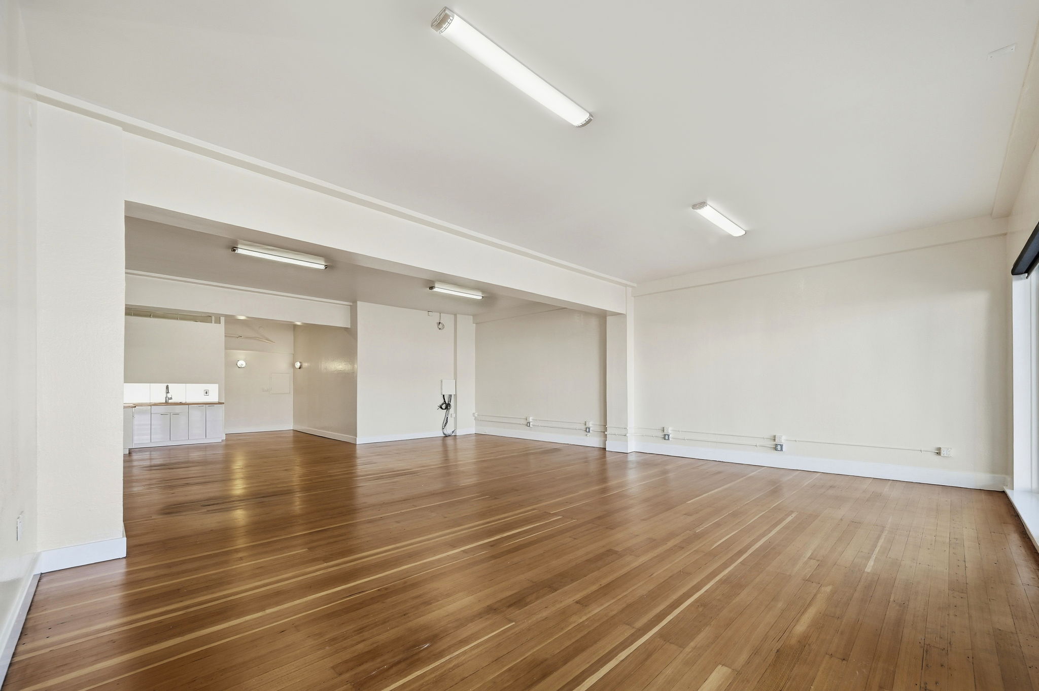 026_f8_2141 Mission St