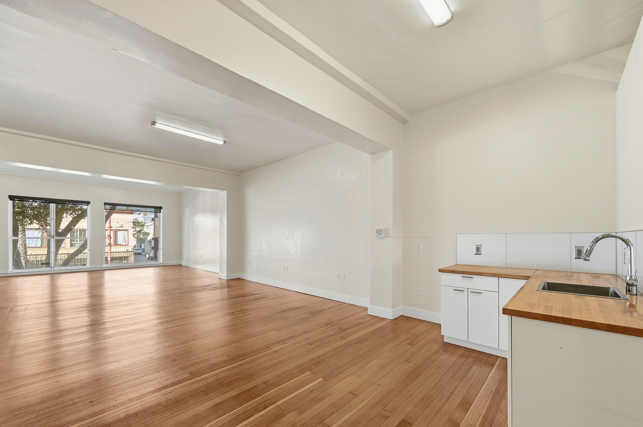 027_f8_2141 Mission St