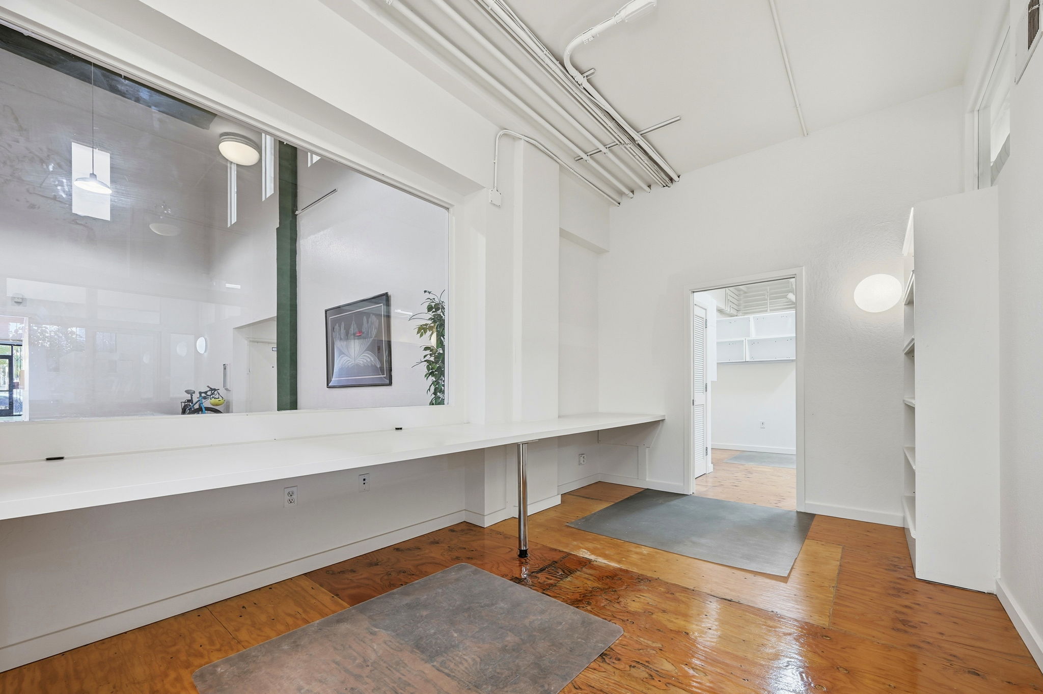 030_f8_2141 Mission St