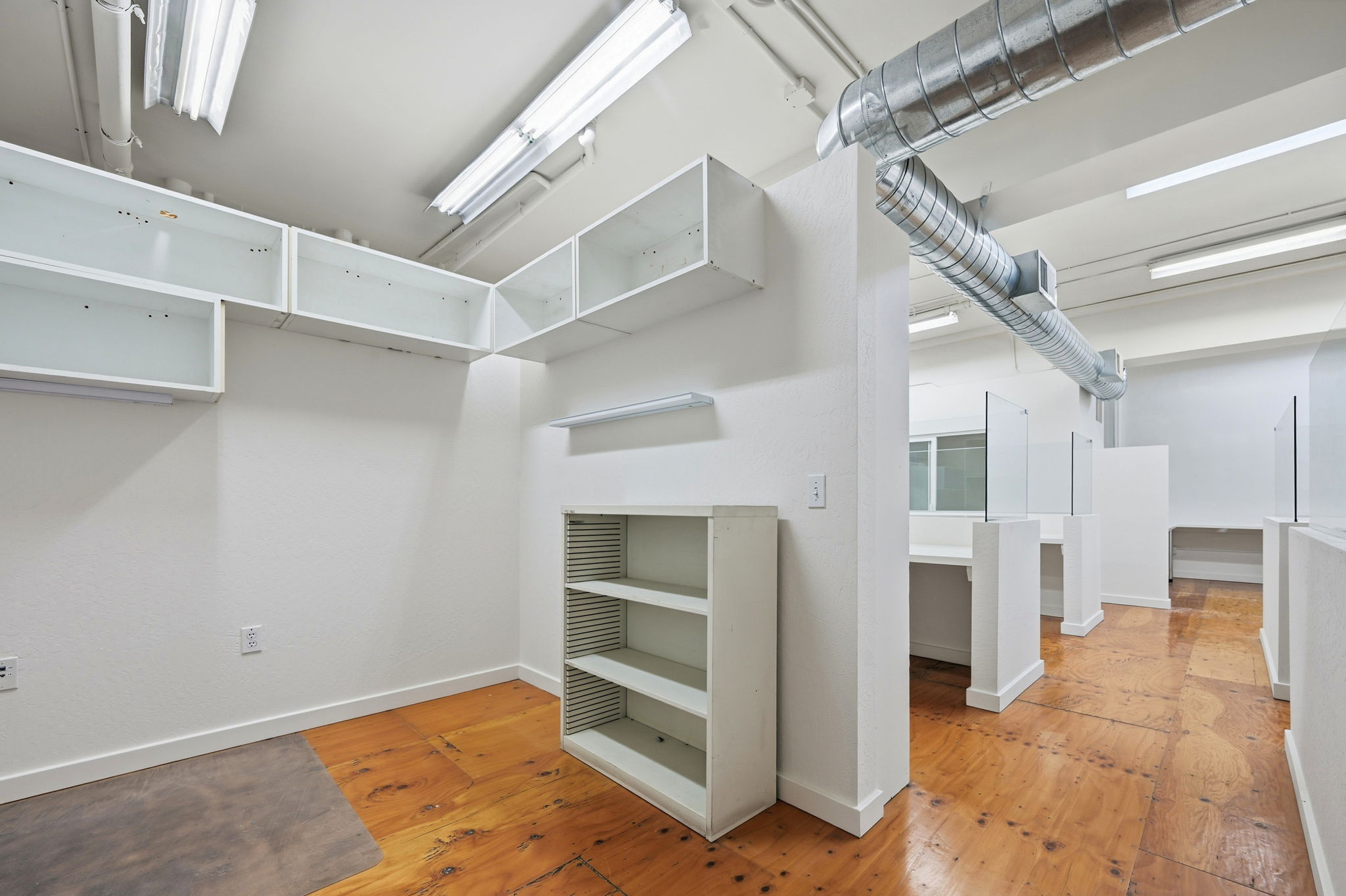 032_f8_2141 Mission St