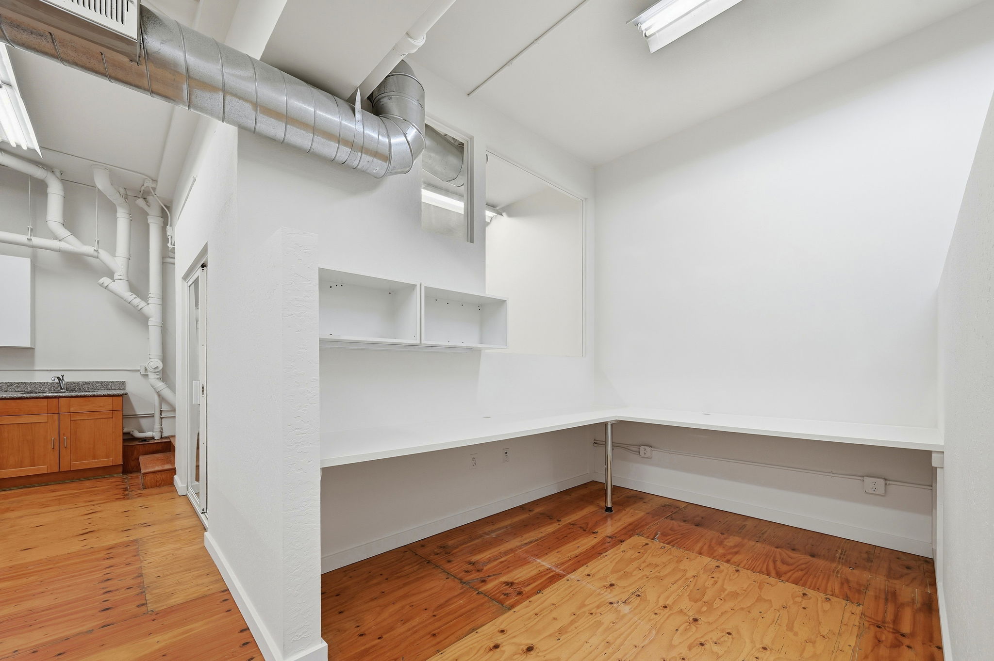 037_f8_2141 Mission St