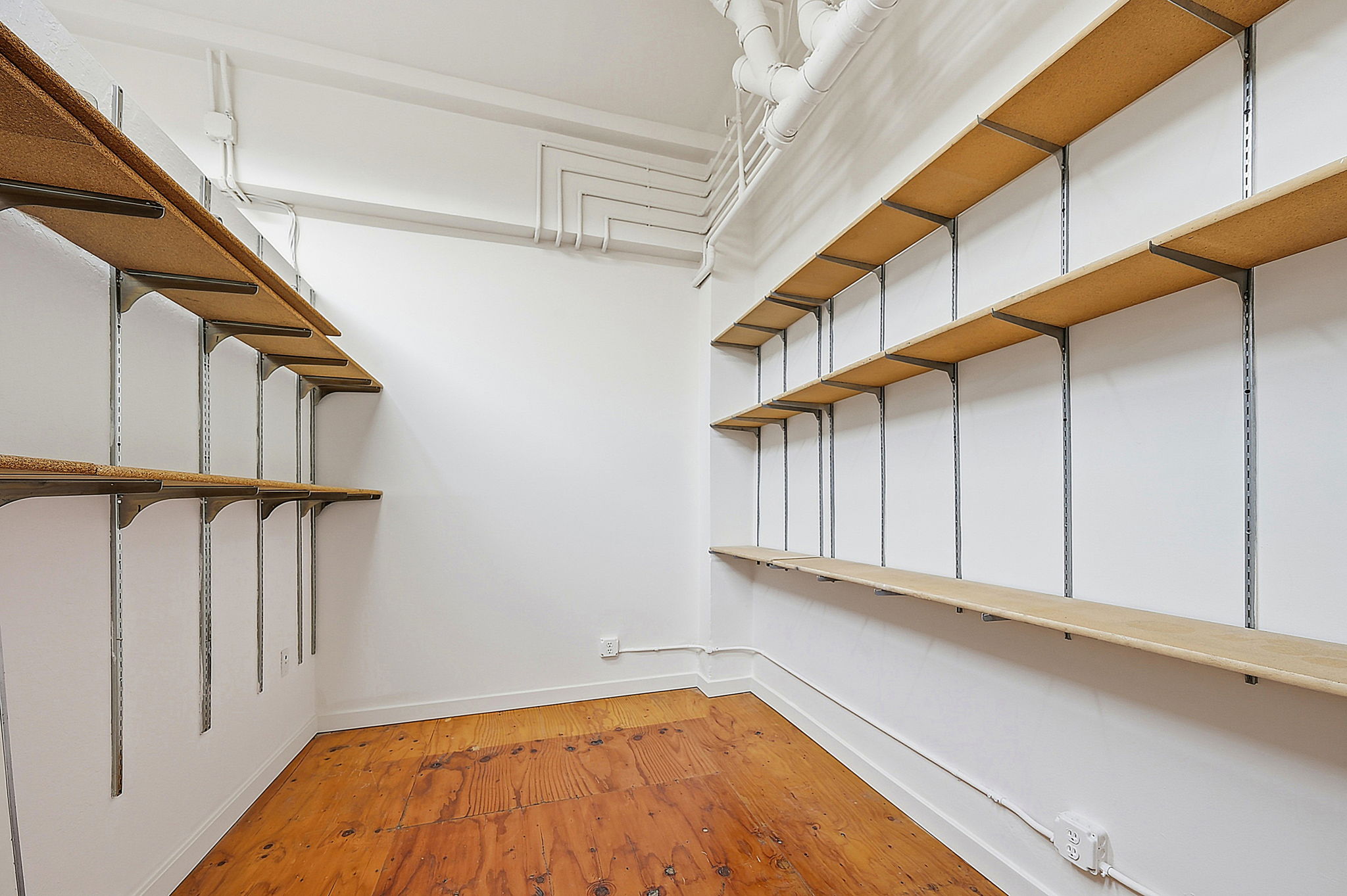 046_f8_2141 Mission St