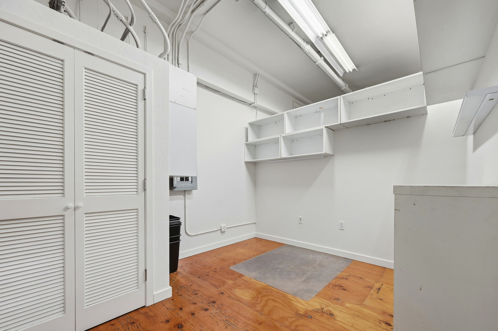 051_f8_2141 Mission St