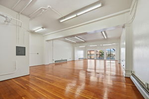 016_f8_2141 Mission St