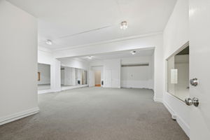 019_f8_2141 Mission St