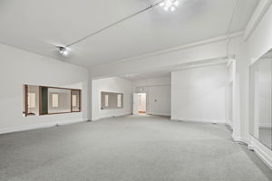 021_f8_2141 Mission St