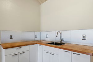 029_f8_2141 Mission St