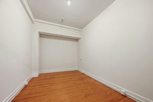 045_f8_2141 Mission St