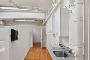 052_f8_2141 Mission St