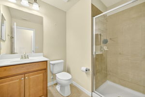 Guest Bathroom 4
