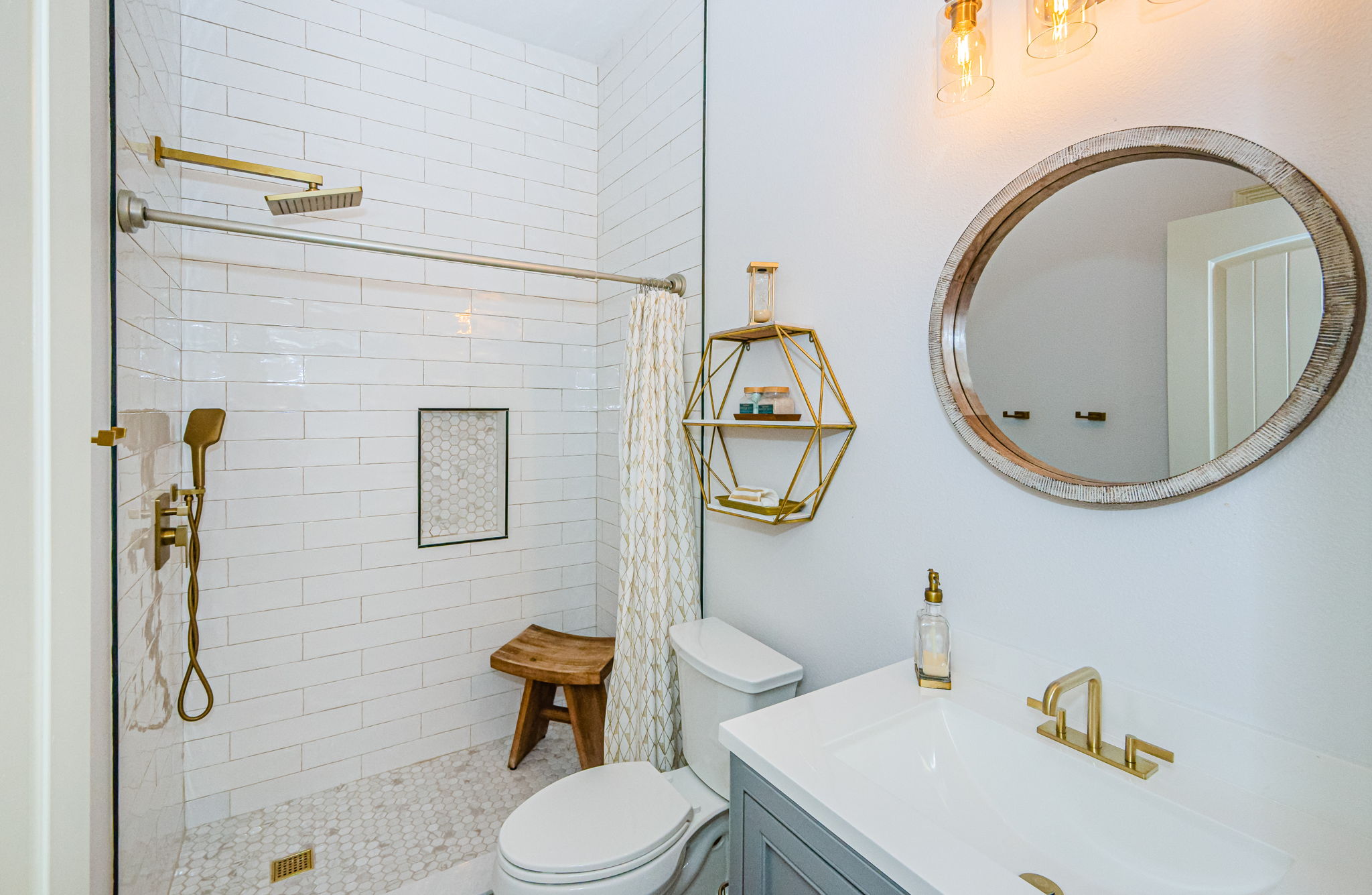 Bathroom 1A-2