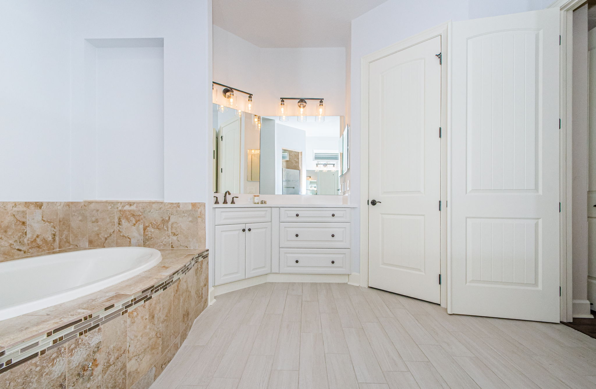 Primary Bathroom 1C