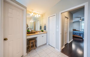 Master Bathroom1c
